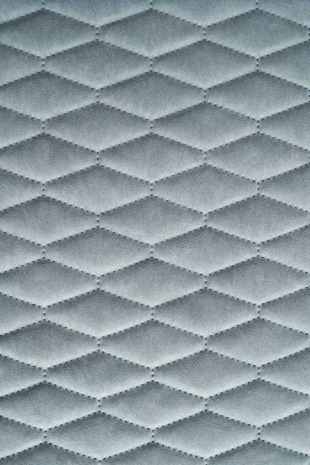Lys tågegrå Uttario velvet 3D – quiltet velour med bladmønster, metervare til erhverv (billede 2 af 3)