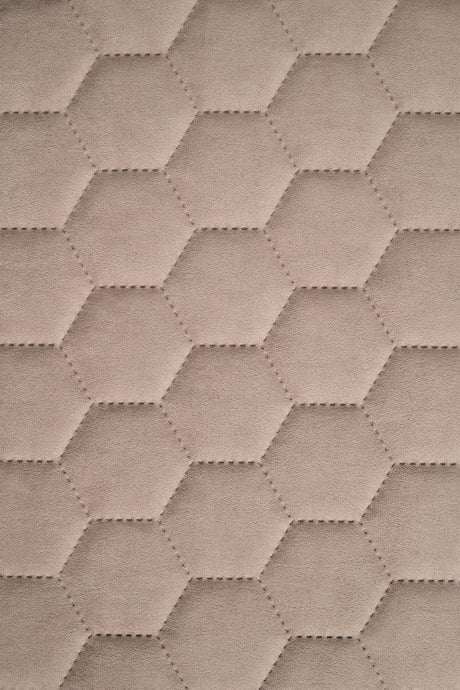 Lun klitbeige Uttario velvet 3D – quiltet velour med sekskantmønster, metervare til erhverv (billede 2 af 3)