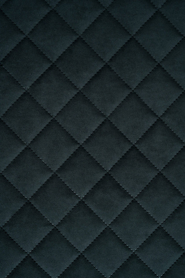 Mørk grafitsort Uttario velvet 3D – quiltet velour med viftemønster, metervare til erhverv (billede 2 af 3)