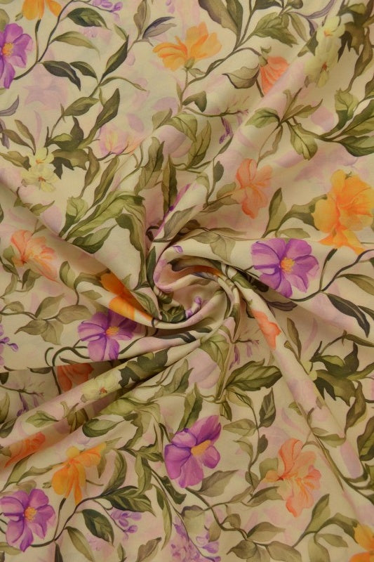 Viskose stof med botanisk blomsterprint – champagne & flerfarvet, metervare til erhverv (billede 1 af 9)