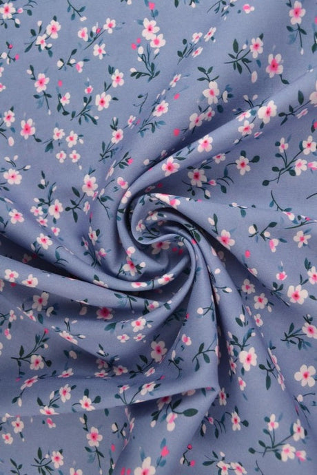 Viskose stof med småt blomsterprint – lyseblå & pink, metervare til erhverv (billede 1 af 9)