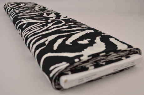Viskose stof med abstrakt zebraprint – beige & brun, metervare til erhverv (billede 2 af 9)