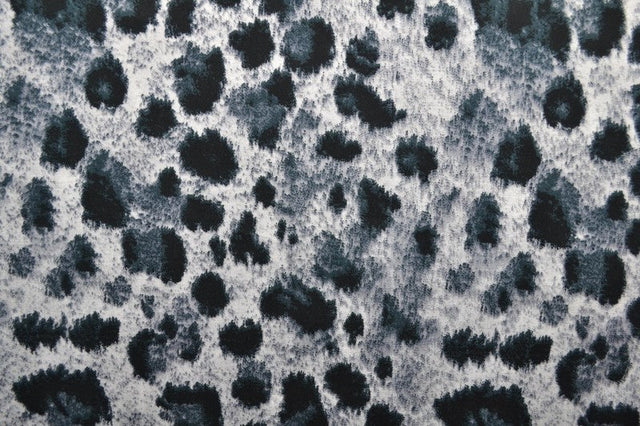Viskose stof med leopardprint – grå & antracit, metervare til erhverv (billede 3 af 9)