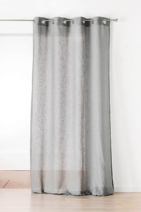 Lys grå semi-transparent voile i linnedlook — hængende som gardin